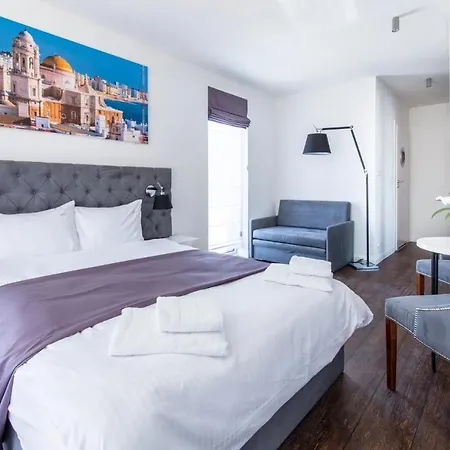 فندق Port 21 Pura Pool & Design - Adults Only 3*